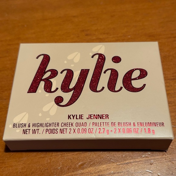 Kylie Jenner Blush & Highlighter Cheek Quad - Picture 3 of 16